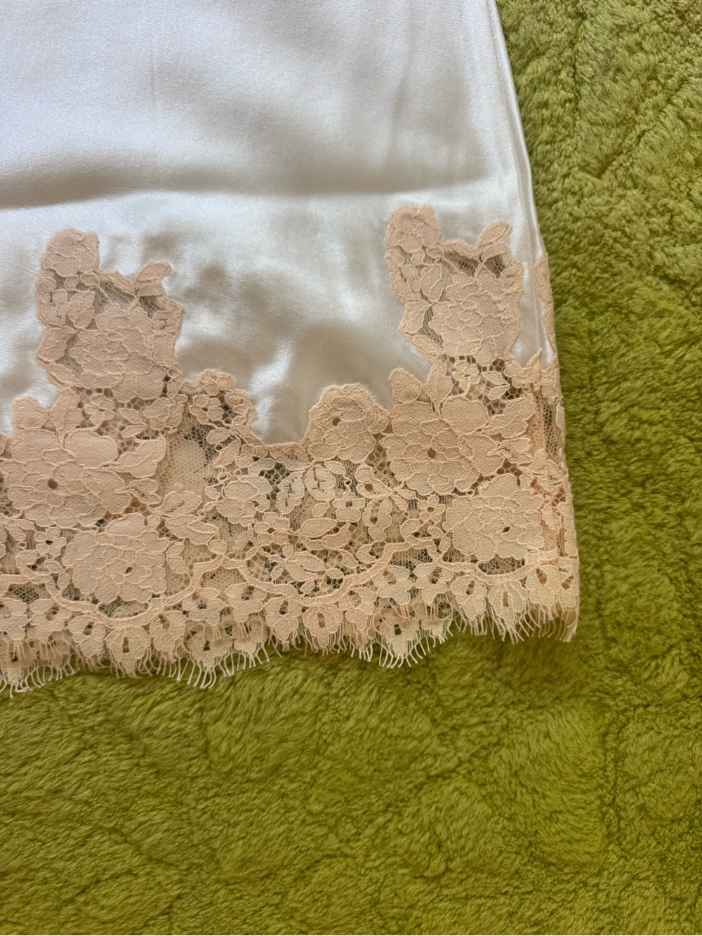 Doen Elowette lace-trimmed silk-satin midi Skirt - Picture 3 of 4